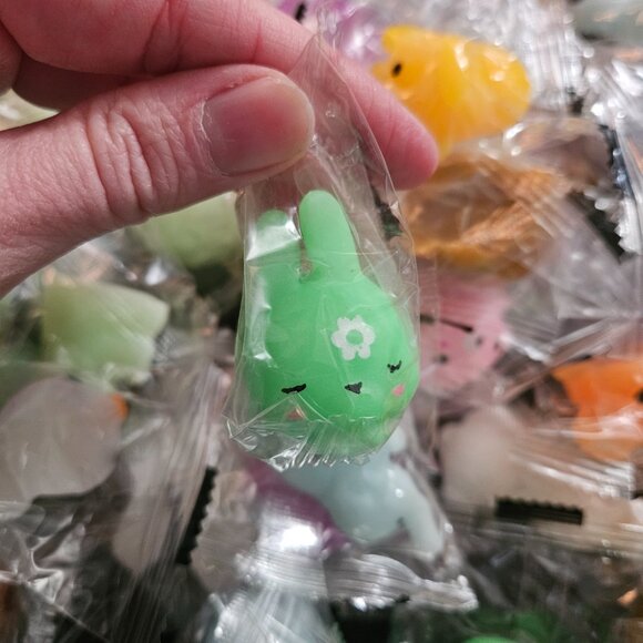 NIB Yihong Squishy Toys - Box of 72 Pieces - Picture 6 of 8